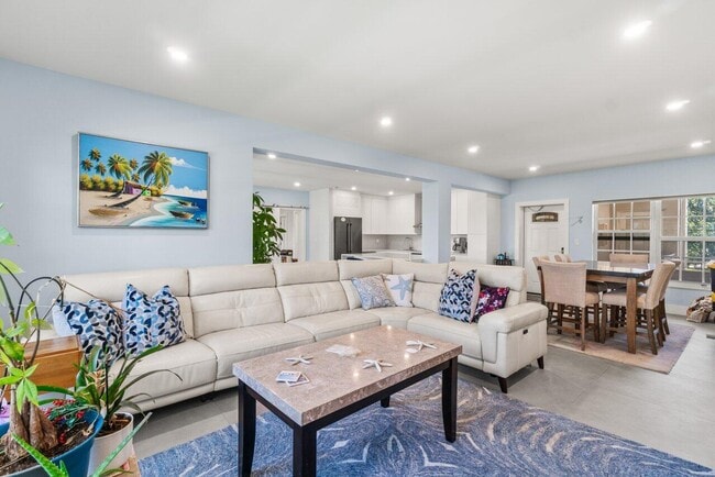 Building Photo - 1299 S Ocean Blvd