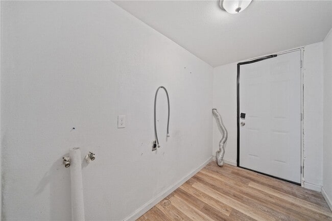 Building Photo - 1809 Yale St