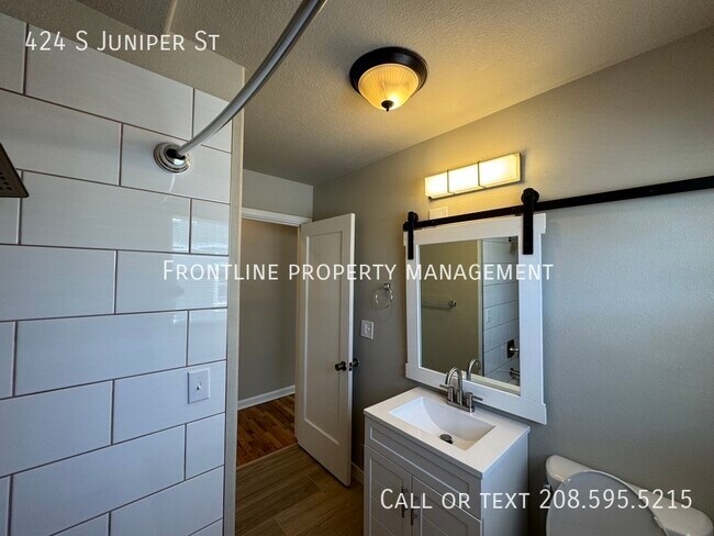 Building Photo - 424 S Juniper St