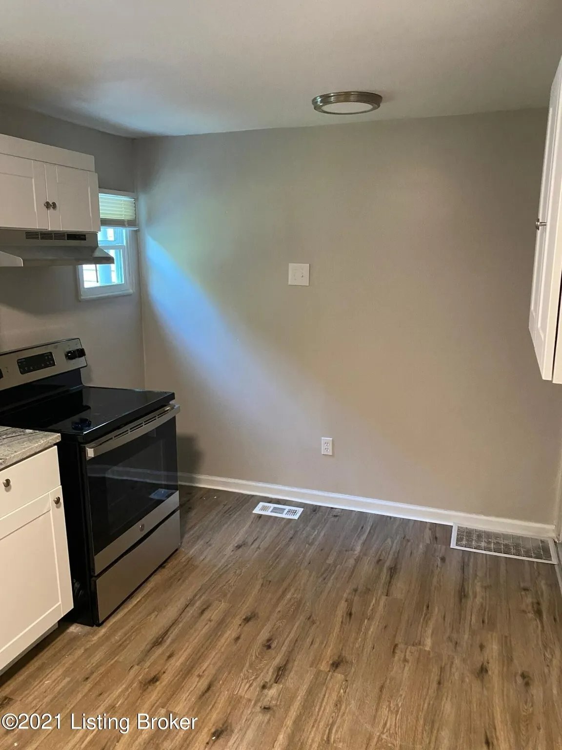 Building Photo - 856 S 24th St