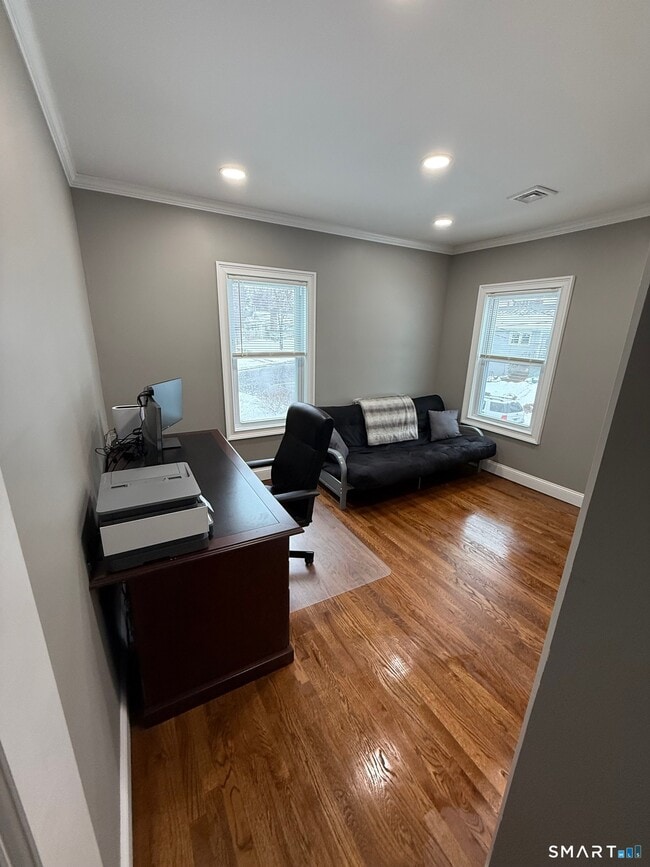 Building Photo - 13 Howard Ave