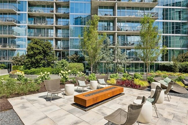 Building Photo - 1080 Peachtree St NE