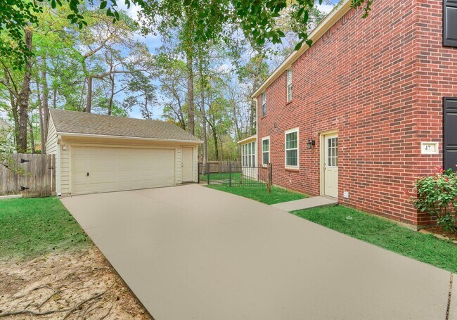 Building Photo - 47 Firethorn Pl