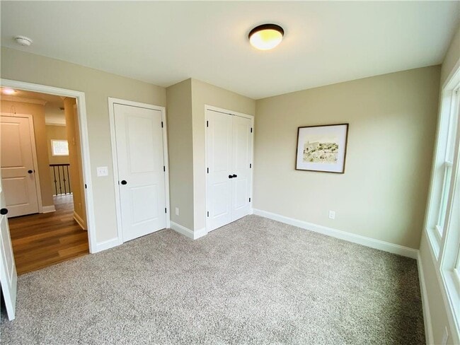 Building Photo - 6960 Diana Cir