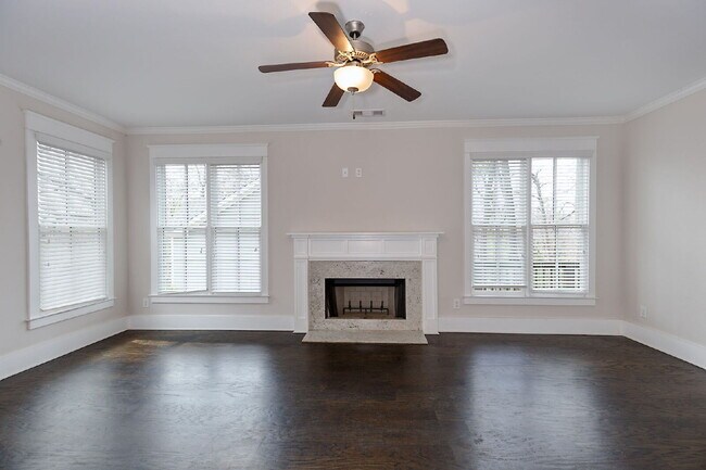 Building Photo - 2033 Cherokee Dr