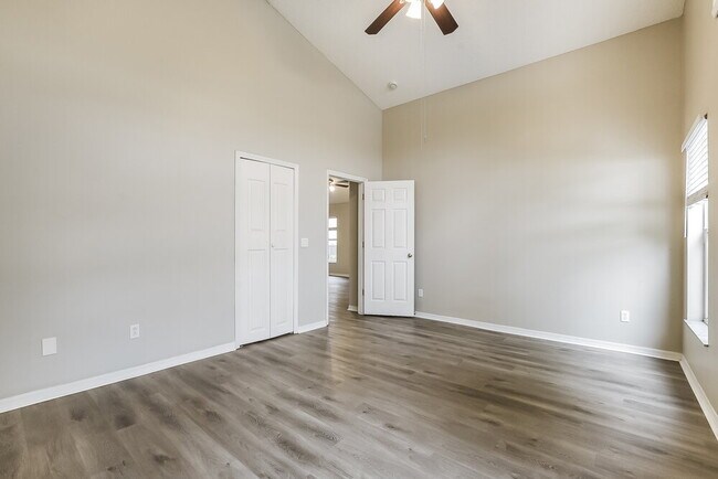 Building Photo - 15849 Green Cove Blvd