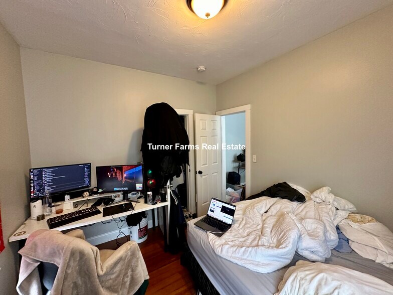 Building Photo - 1085 Dorchester Ave