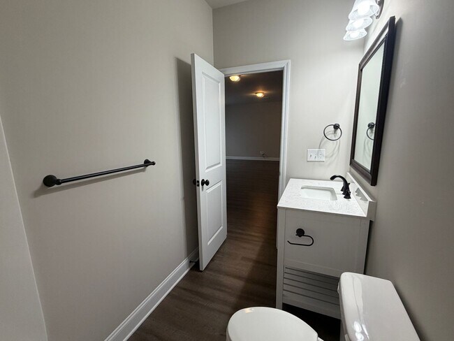 Building Photo - 3500 Hilltop Trl