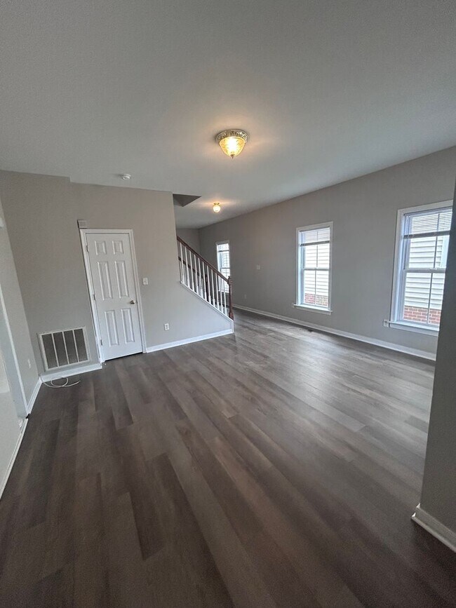 Building Photo - Available Now! | Spacious 4-Bedroom Home | Close to VCU