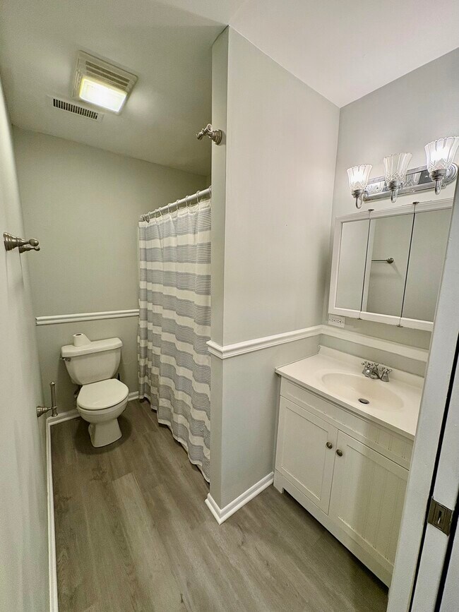 Building Photo - 1482 Stonebridge Cir