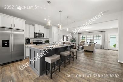 Building Photo - 2052 Finchley St