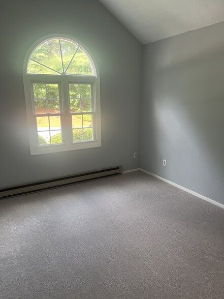 bedroom 1 - 85 Riverview Pl