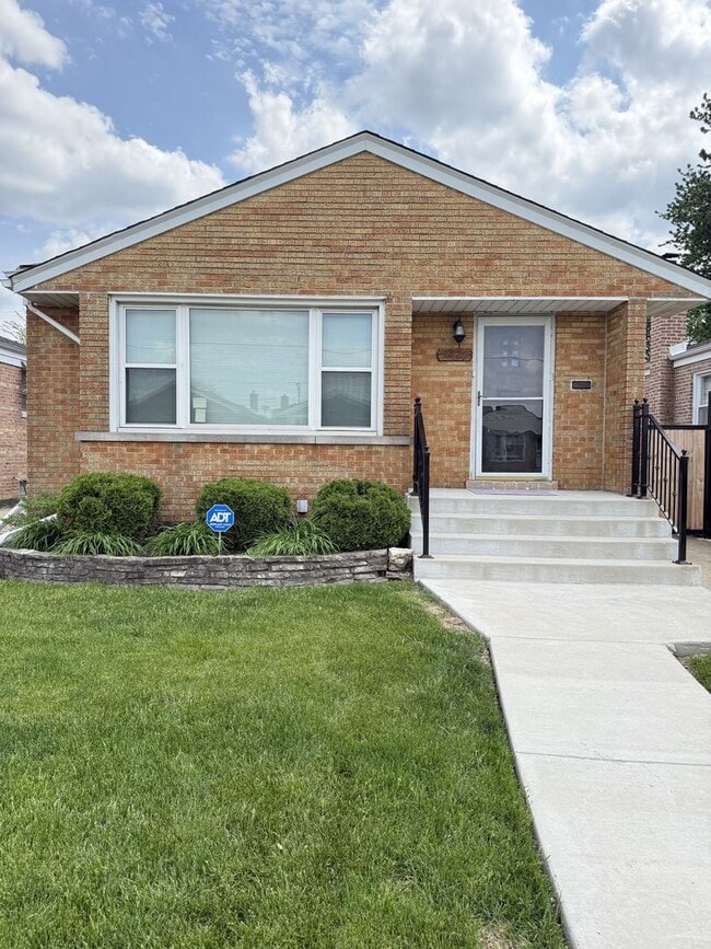 Building Photo - 3725 W 80th St