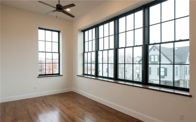 Building Photo - 15 Cranston Ave