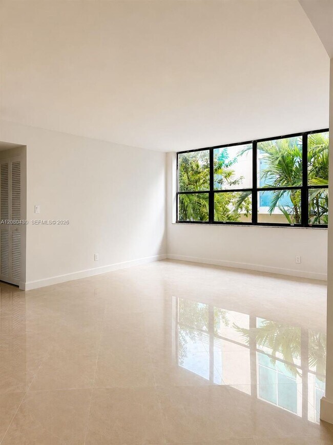 Building Photo - 10000 Bay Harbor Terrace