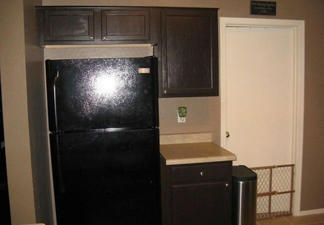 Building Photo - 4 Bedroom, 2 Bath Coming 07/01/25!