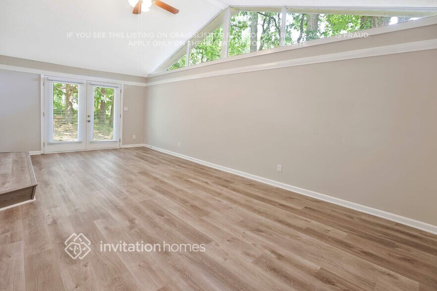 Building Photo - 3035 Kingston Ct