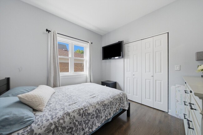 Building Photo - 4623 S Kilpatrick Ave