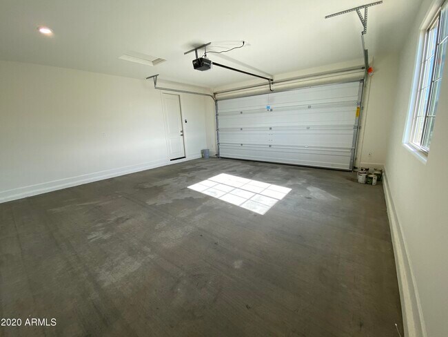 Building Photo - 18408 W Mountain Sky Ave