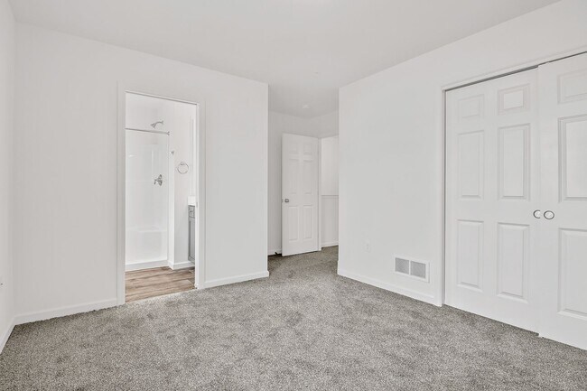 Building Photo - Newly built 2BR/1.5Bath Townhouse for rent...