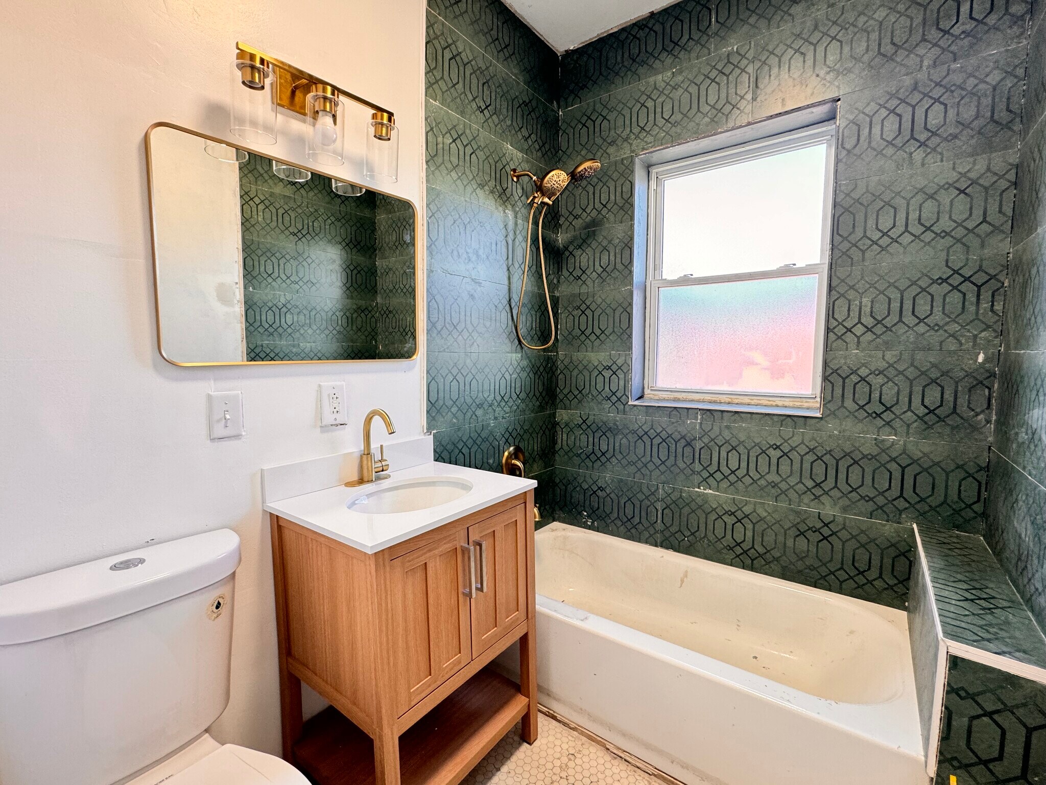 Building Photo - 2833 W 66th St
