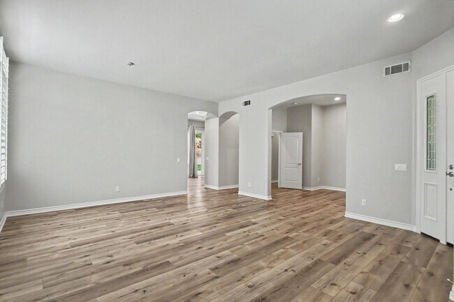 Building Photo - 4614 Via Del Rancho