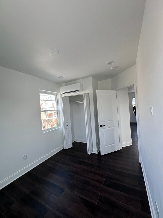 Building Photo - 3412 W 13th Pl