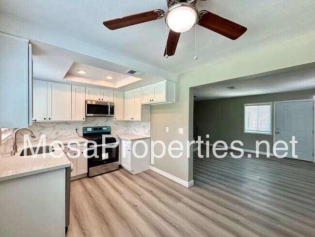 Building Photo - 1749 E Fairfield Ct
