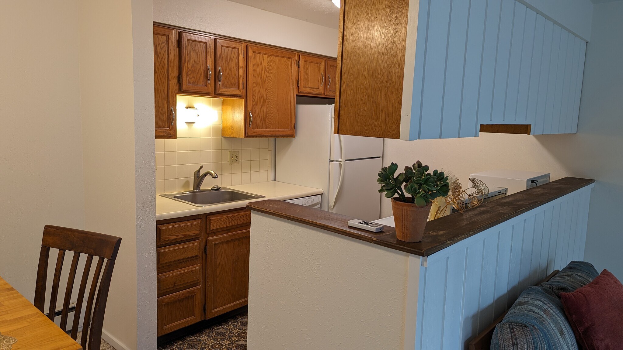 Kitchen from Living Room - 2800 Kalmia Ave