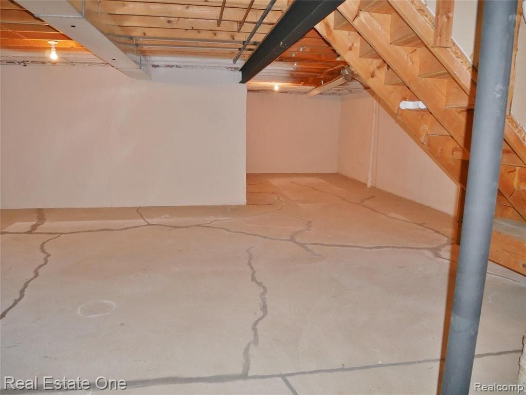 Building Photo - 5499 Seabreeze Ln