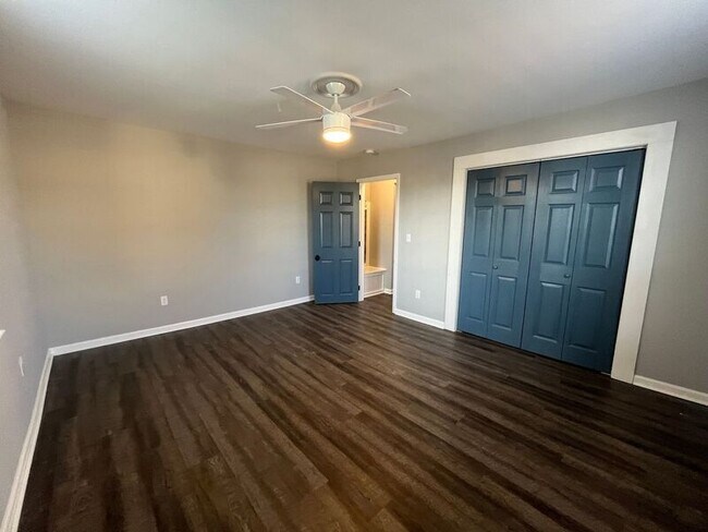 Building Photo - 5501 St Elmo Ave