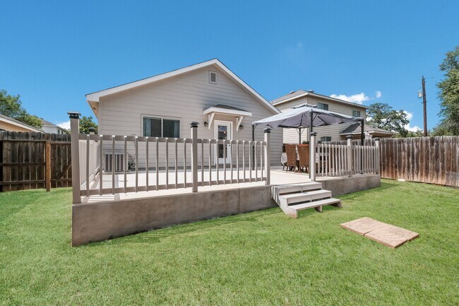 Building Photo - Charming Orchard Acres Home