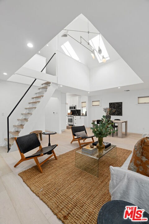 Building Photo - 961 Marco Pl