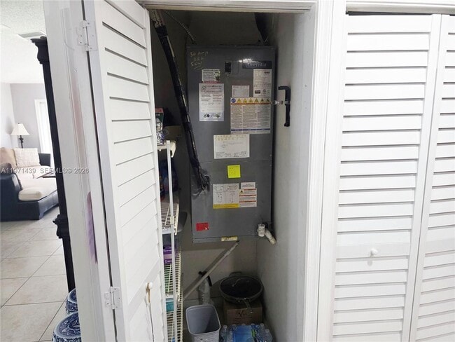 Building Photo - 11688 SW 17th Ct