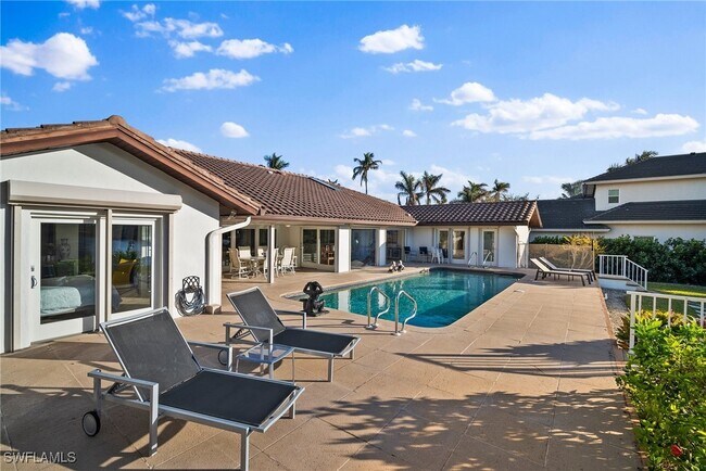 Building Photo - 319 Pirates Bight