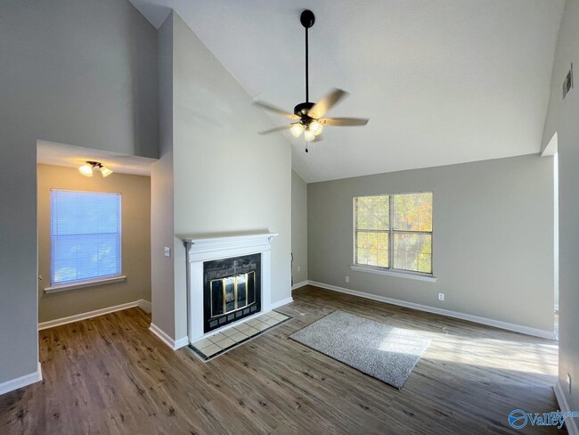 Building Photo - 1085 Stones Throw Dr NW