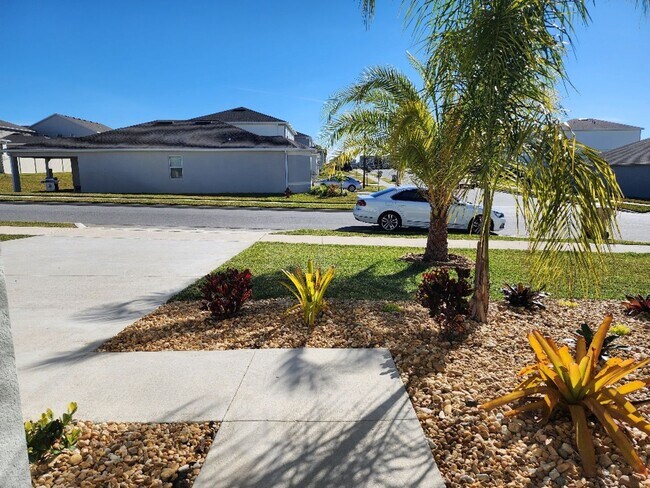 Building Photo - Gorgeous 3-Bedroom, 2-Bathroom Home in Cle...