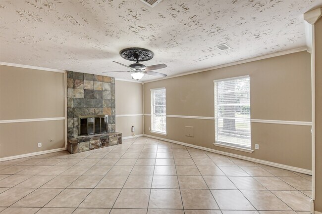 Building Photo - 45 Coralberry Rd