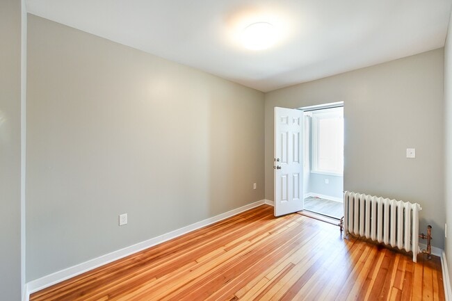 Building Photo - Charming 4br/2ba in Anacostia / Navy Yard