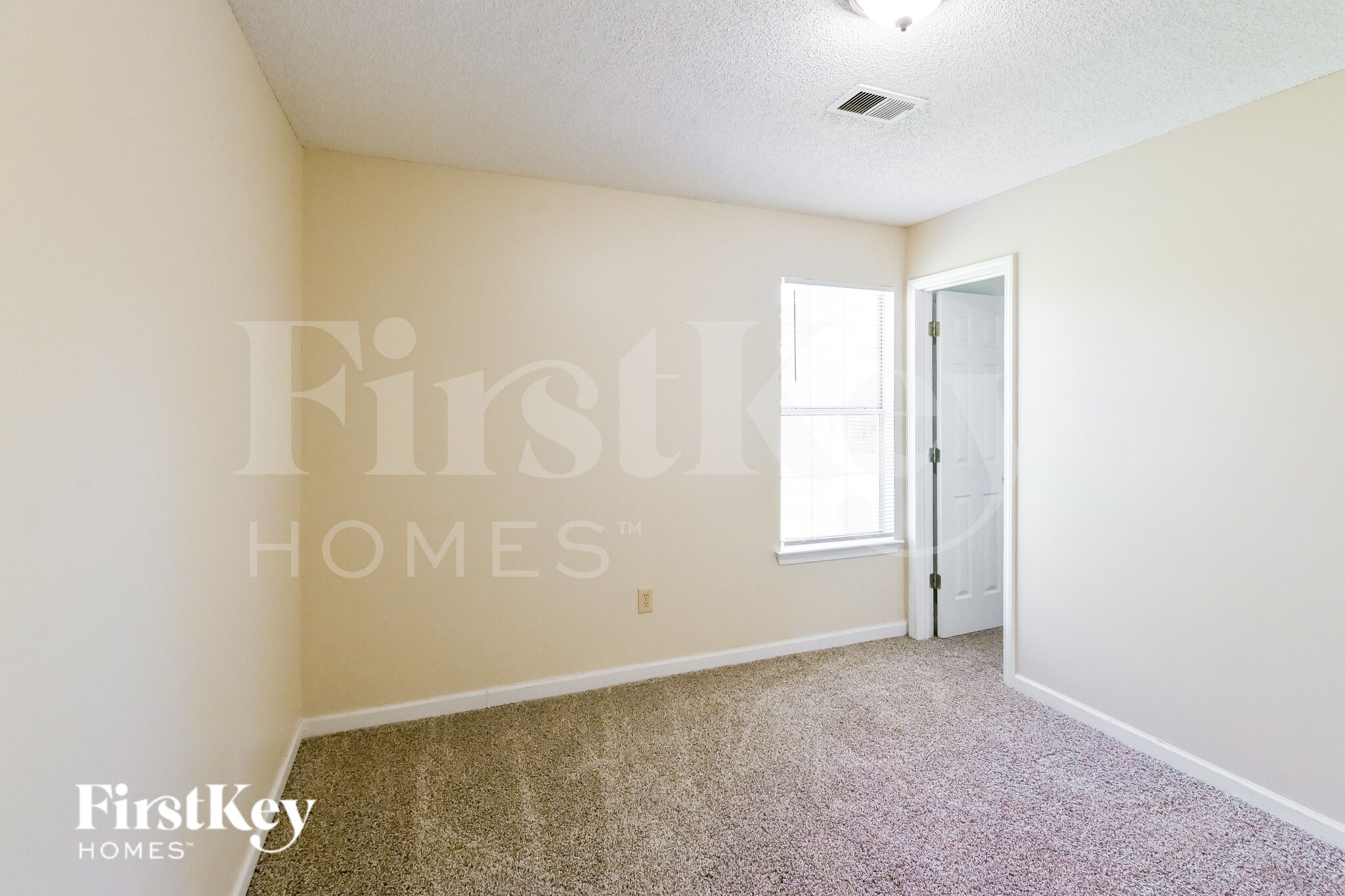 Building Photo - 4383 Grand Pyramid Dr