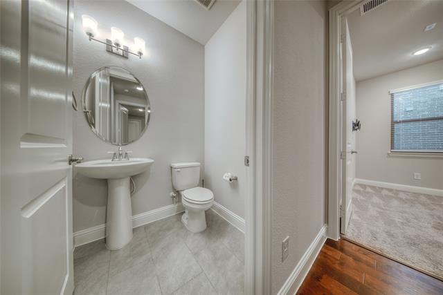 Building Photo - 1404 Brent Knoll Dr