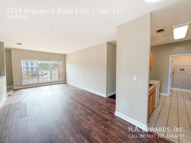 Building Photo - 3719 Hargrove E Rd