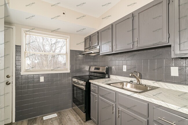 Building Photo - 10312 Galloway Dr