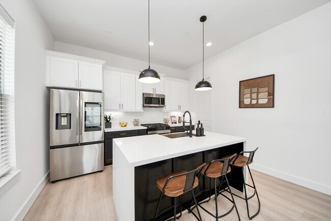 Building Photo - 2524 Live Oak St