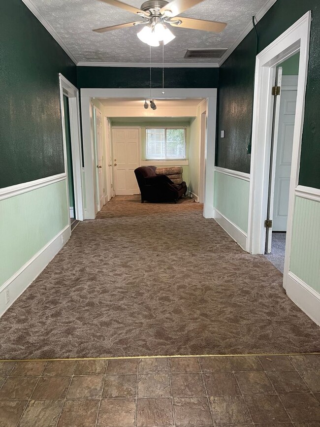 Building Photo - 3/2 Near UGA campus off Bloomfield Street - Available Early August 2026