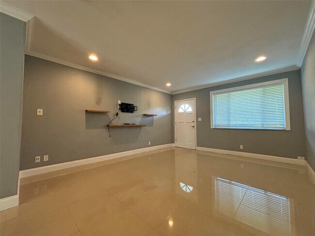 Building Photo - 3811 NE 18th Ave