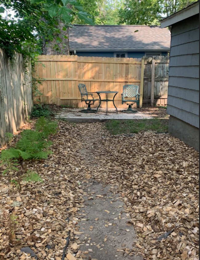 Building Photo - Cozy 1 bed/1 bath House in La Crosse