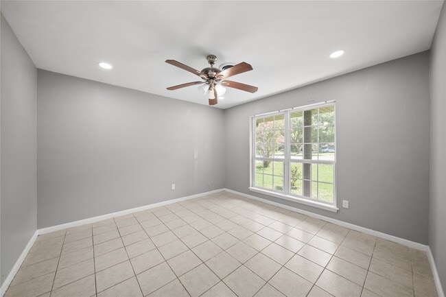 Building Photo - 13411 Anna Ct