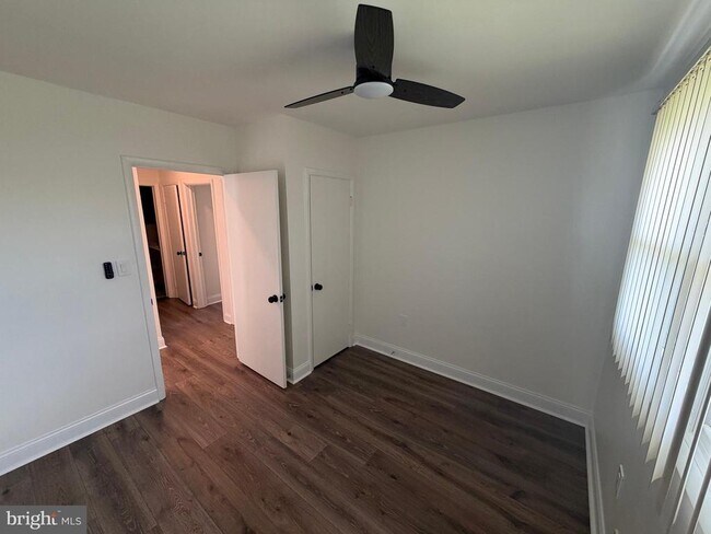 Building Photo - 3207 Gartside Ave