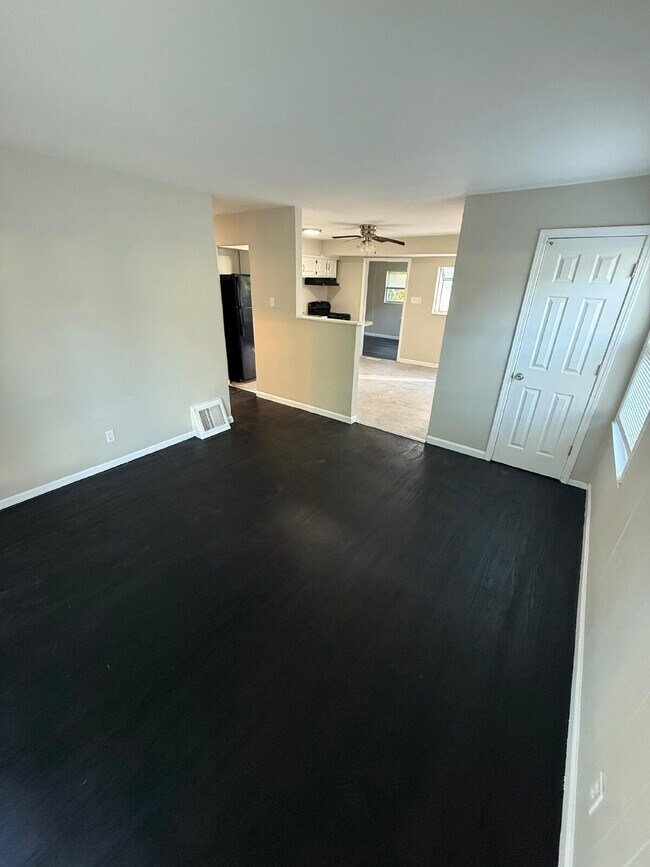 Building Photo - Beautiful 4-Bedroom Home for Rent in St. Louis – $1,800/Month